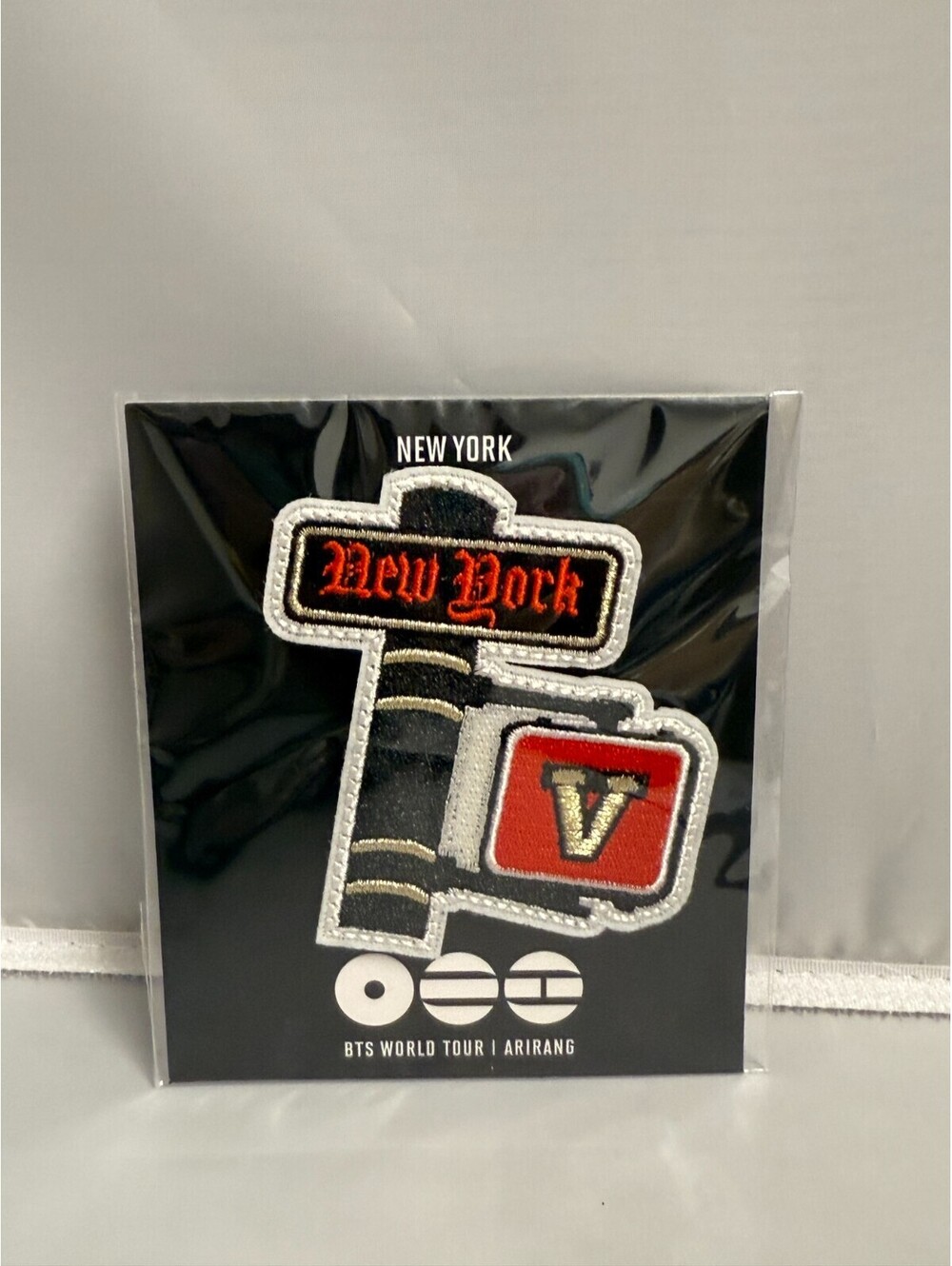 [ON HAND] BTS ARIRANG New York NYC Pop Up V Patch Clip Pin Badge Official